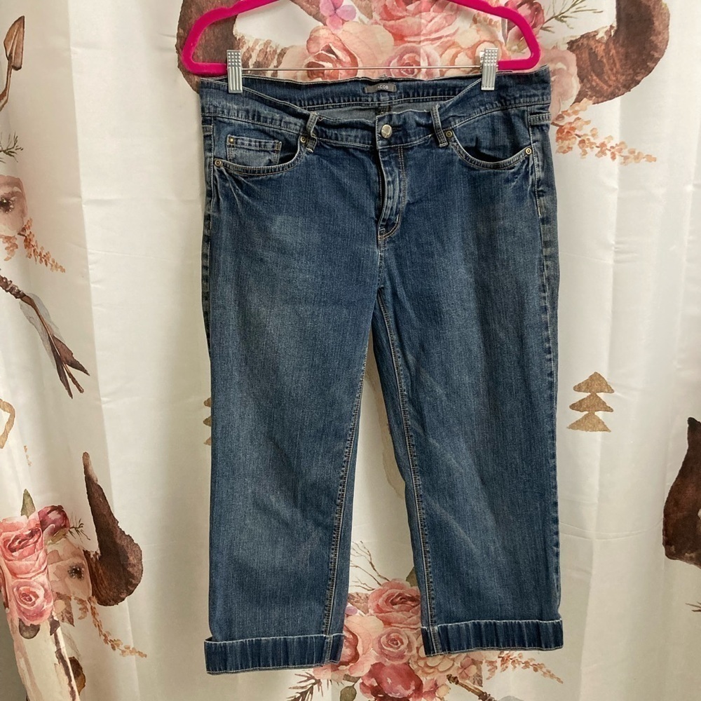 Size 32 Jacob capris​​​​​​​​​​​​